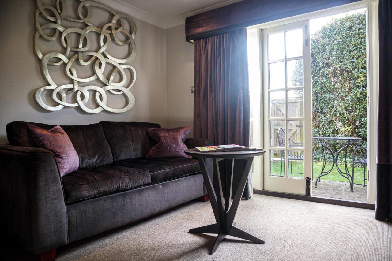 Langshott Manor - Luxury Hotel Gatwick Horley Exterior foto